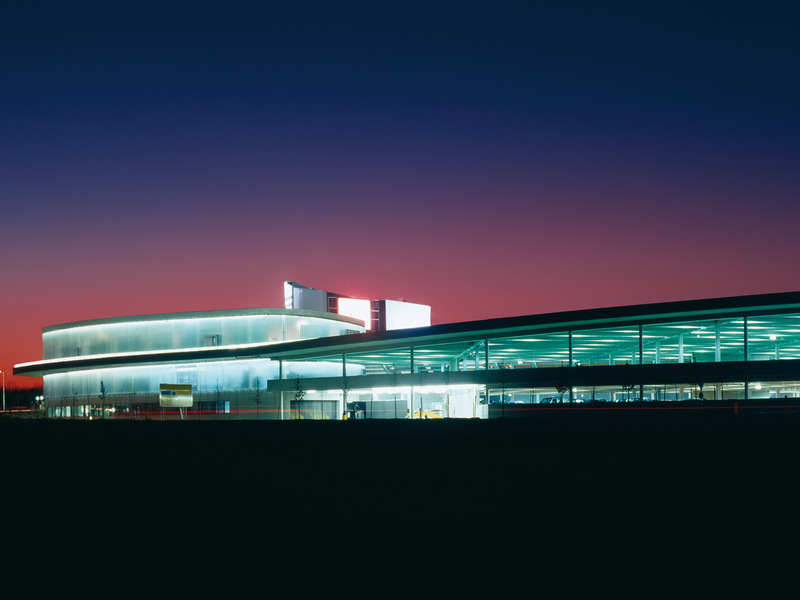 wulf architekten: adidas Factory Outlet - best architects 07