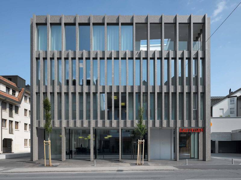 Lütolf und Scheuner Architekten: Raiffeisenbank am Rigi - best architects 12
