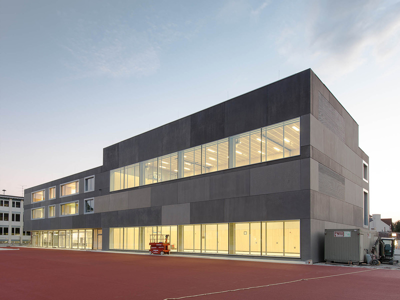 bayer & strobel architekten: Erweiterung Grundschule Unterföhring - best architects 16