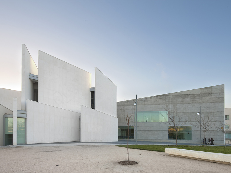 Taller básico de arquitectura: Health Sciences Faculty - best architects 17