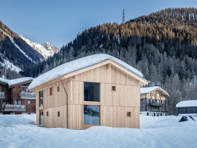 Roman Hutter Architektur: Residential House Reckingen - best architects 22