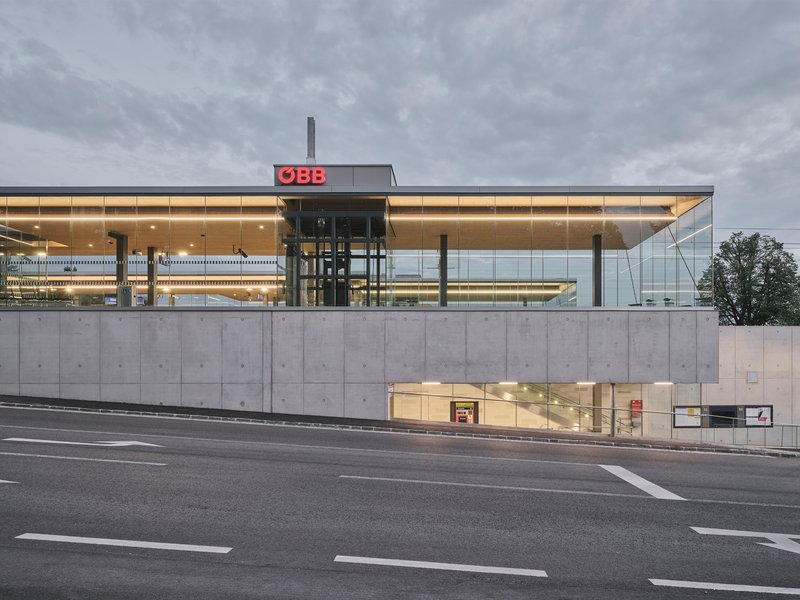 mohr architekten: Haltestelle Neulengbach Stadt - best architects 23