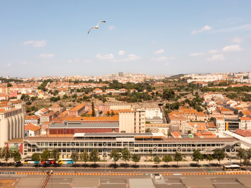 Julian Breinersdorfer Architekten: Factory Lisbon - best architects 25 in gold