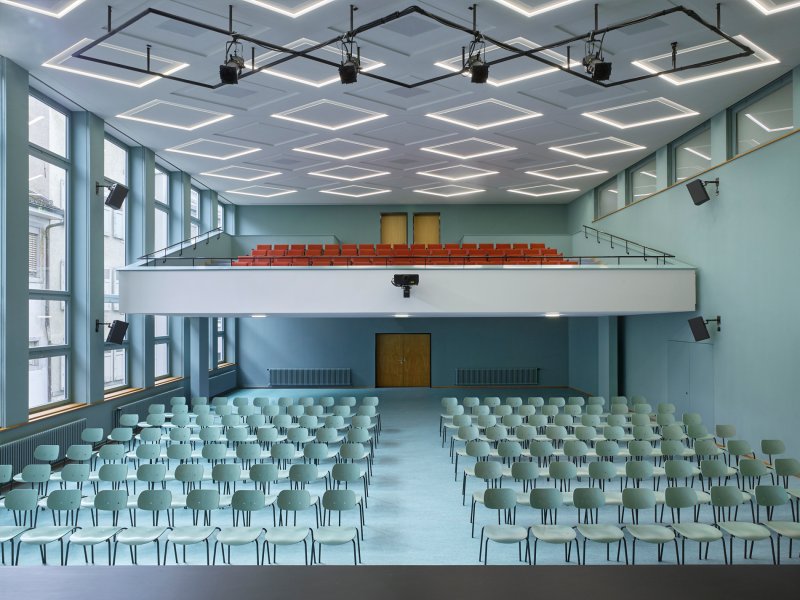 MET Architects: Theatersaal Berufsfachschule Basel - best architects 25