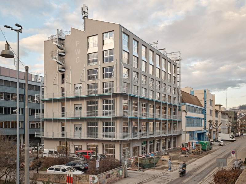 BS+EMI Architektenpartner: Gewerbehaus Flüelastrasse - best architects 26 in gold