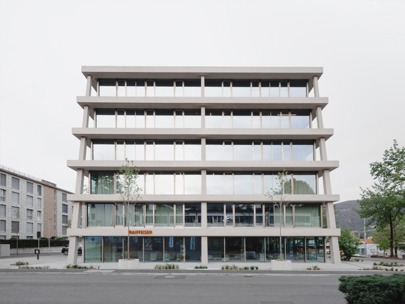 celoria Architects: Raiffeisen Bank, Savosa - best architects 26